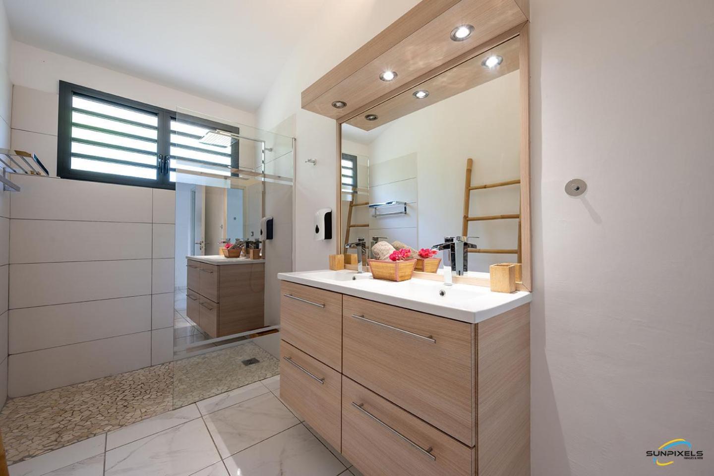 Villa Palm Diamond Jacuzzi & Piscine Prives Le Diamant Exterior photo